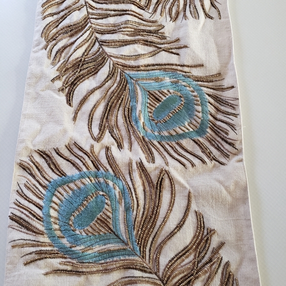 Beautiful Teal and Bronze Peacock Feather Tapestry - Picture 4 of 15
